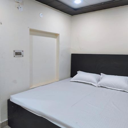 Hotel Crystal Dreams Mathura Εξωτερικό φωτογραφία