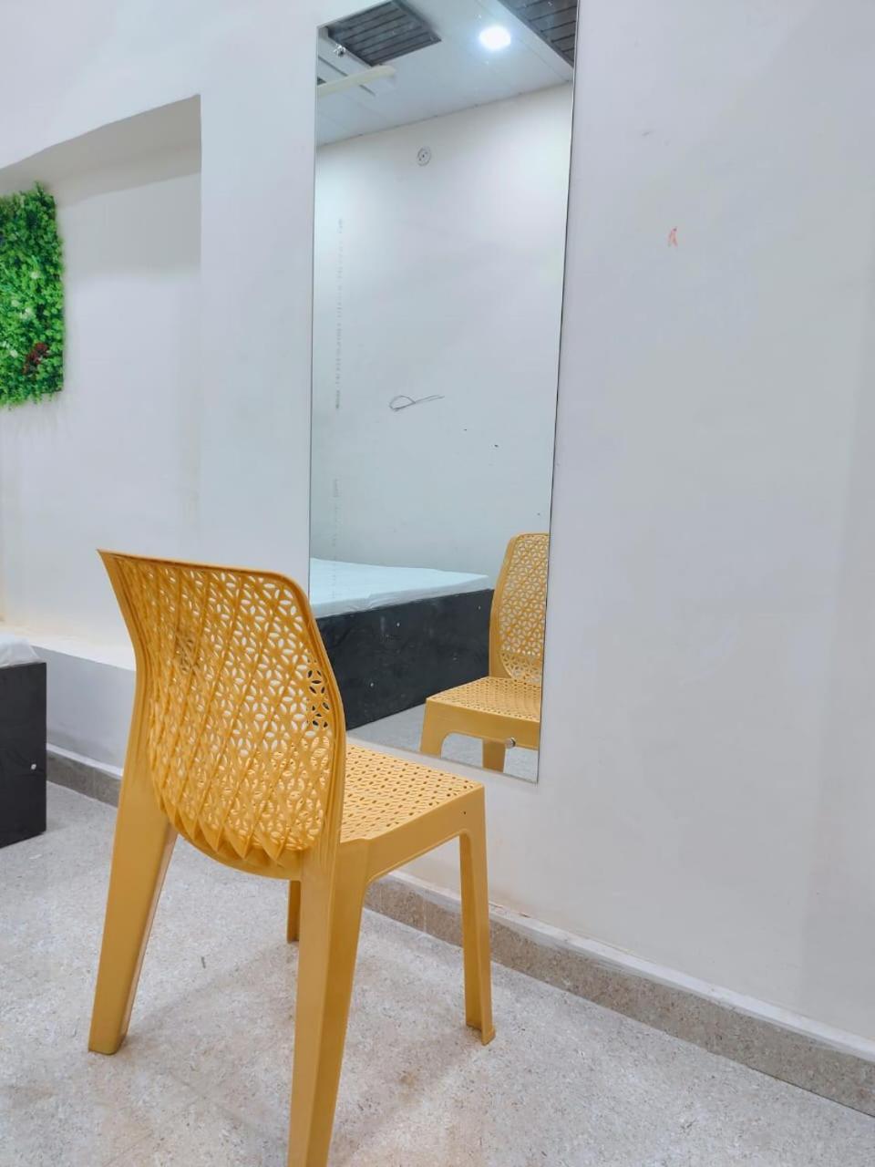 Hotel Crystal Dreams Mathura Εξωτερικό φωτογραφία