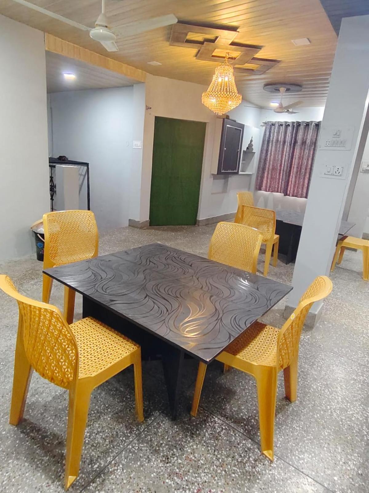 Hotel Crystal Dreams Mathura Εξωτερικό φωτογραφία
